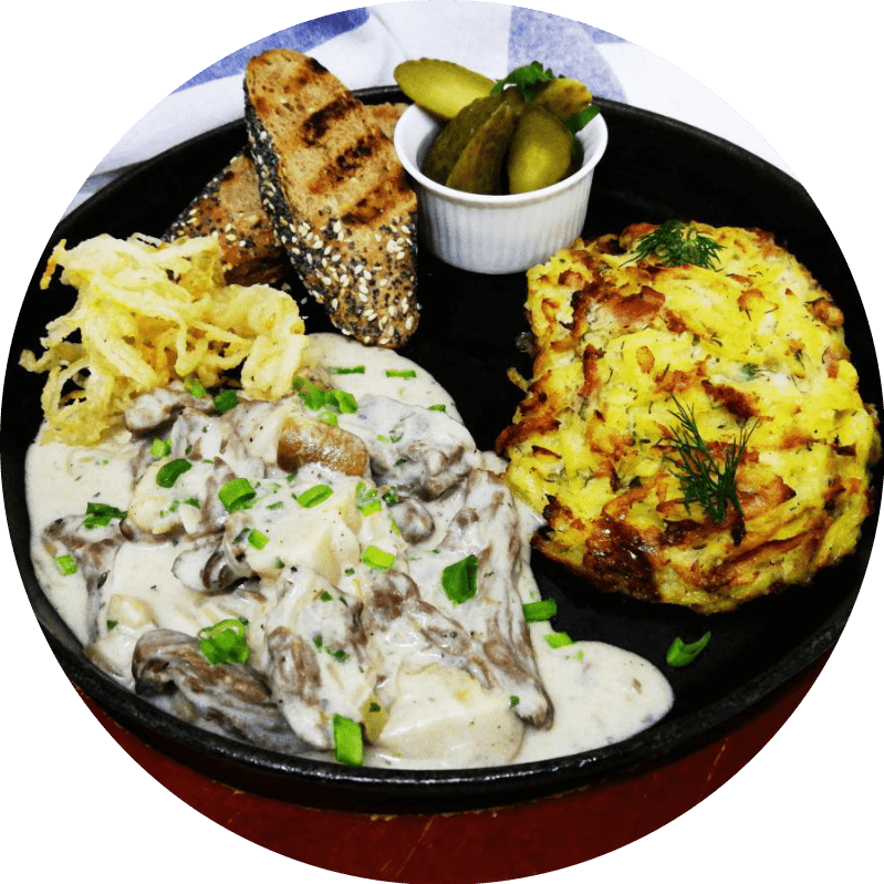 Бефстроганов с грибами и драниками