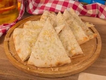 Фокачча с моцареллой