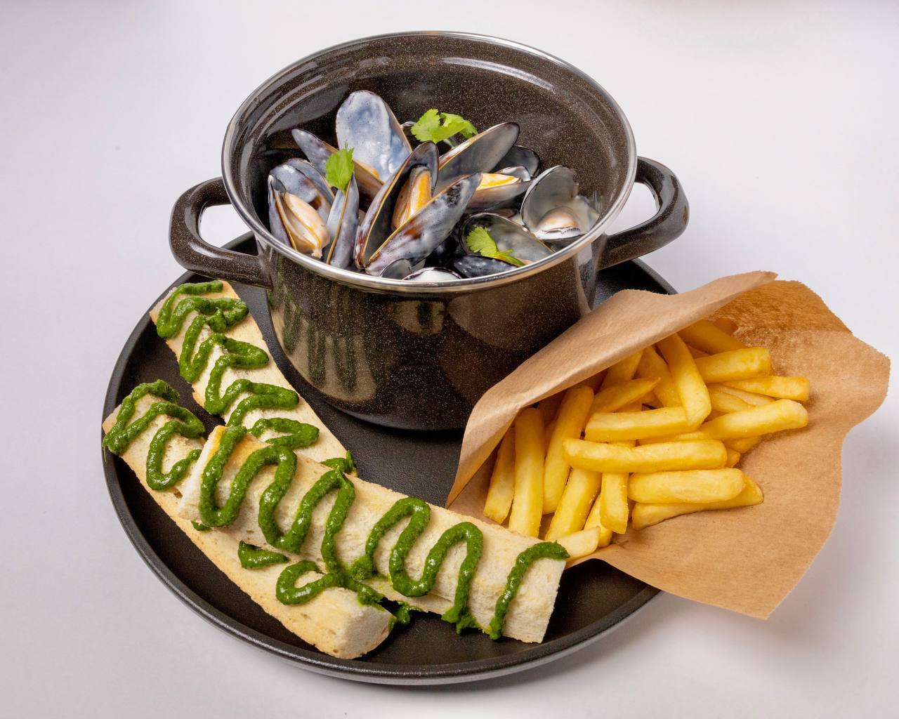 Мидии в сливочно-сырном соусе