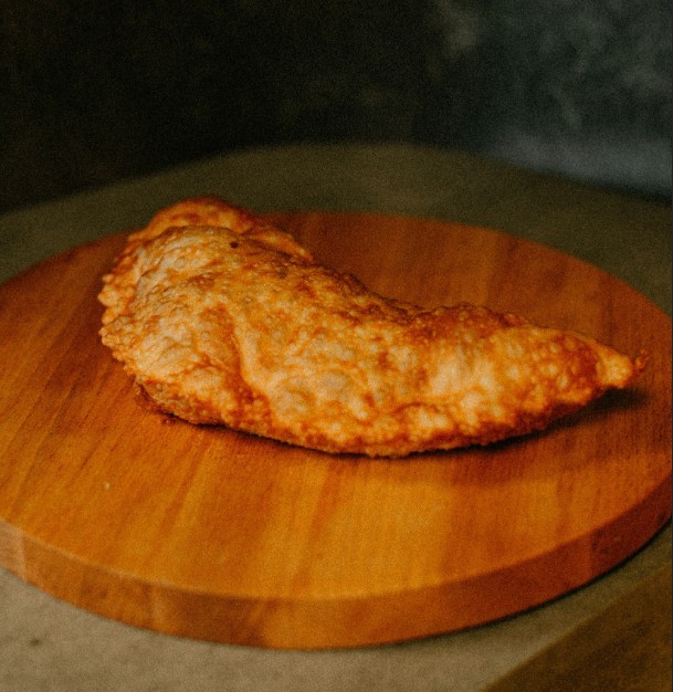 Чебурек с картофельным пюре и грибами