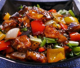Тушеные баклажаны с овощами