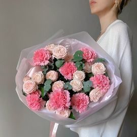 Мадам Бомастик с диантусами