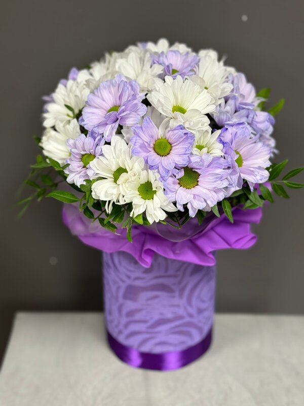 Коробка из ромашковых хризантем