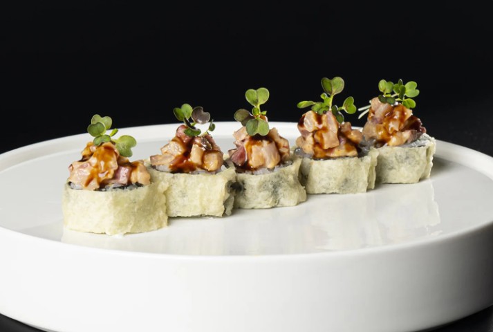 Ролл Темпура с Лакедрой спайси