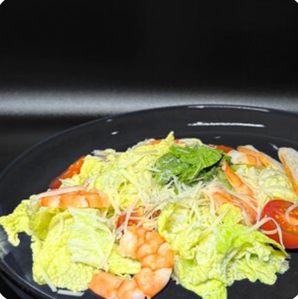 Цезарь с тигровыми креветками японский