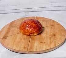 Булочка с изюмом