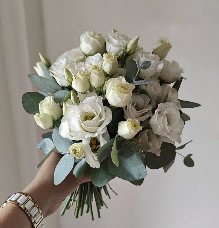 Букет невесты из эустомы