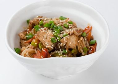 Wok Курица в сладком чиле