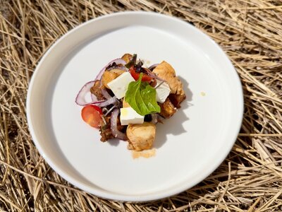 Салат с баклажанами и курицей