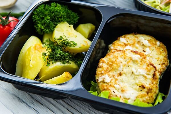 Картофель с чесночком и биточки куриные