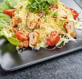 Салат цезарь с курицей