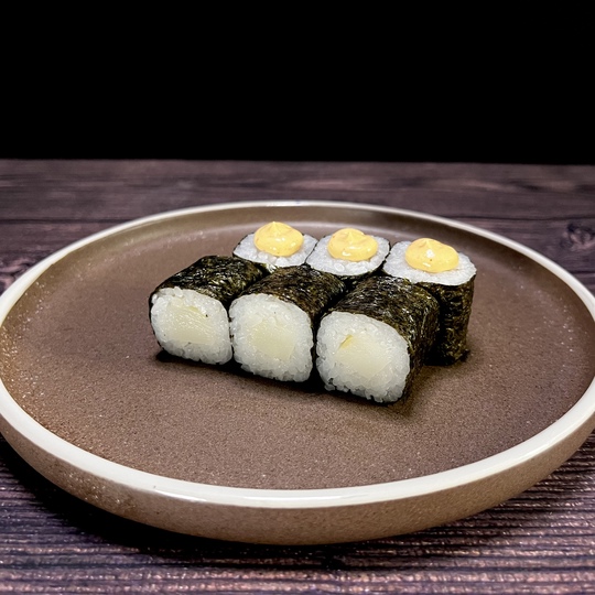 Мини-ролл с кальмаром
