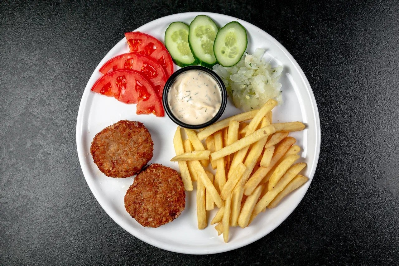 Комплексный обед со свиными котлетами