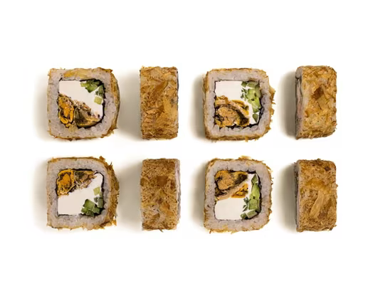 Ролл Цунами с мидиями