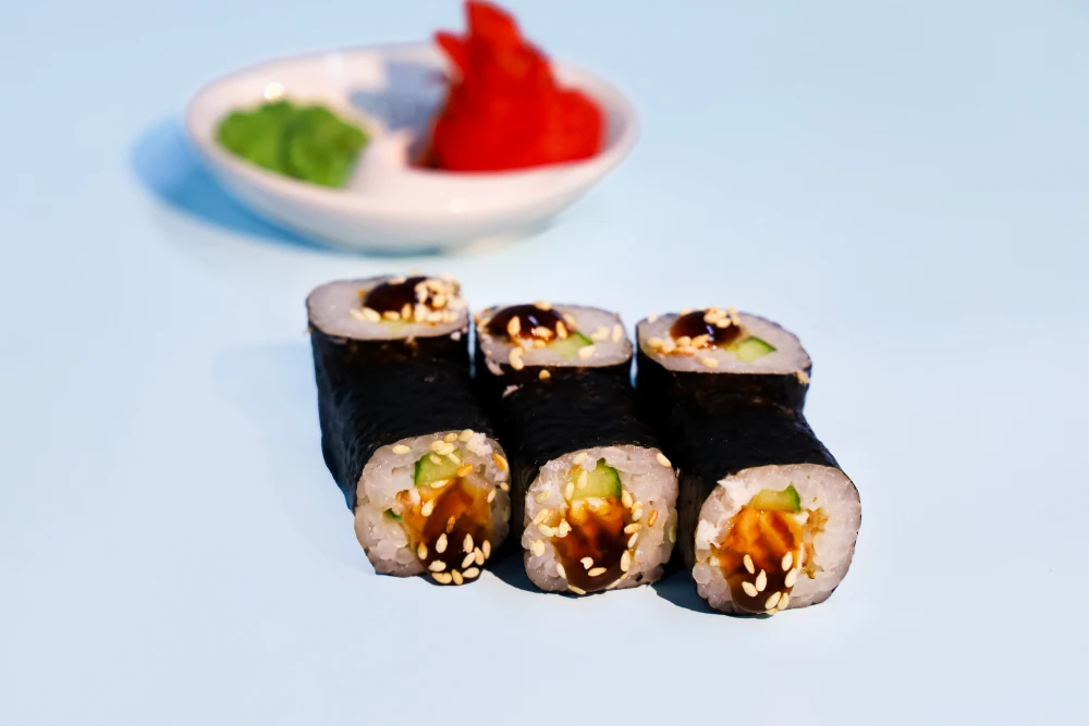 Ролл с угрём