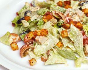 Салат "Цезарь с курицей"