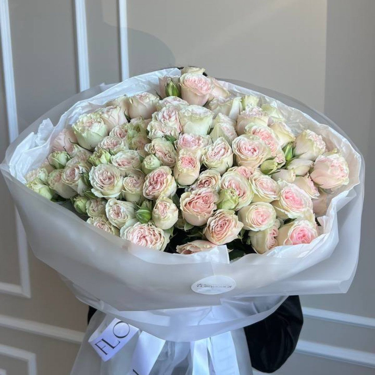 Моно букет из кустовых роз 42 (предзаказ)