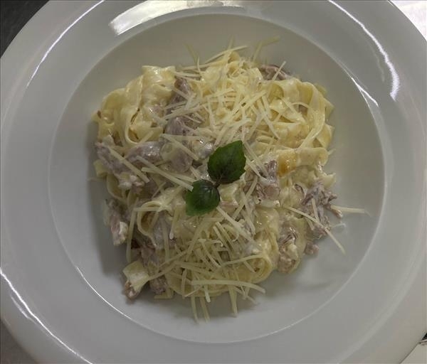 Феттучини с мясом утки