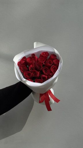 Букет из красных роз 21 шт 