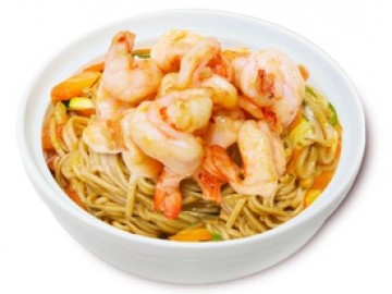 Wok харусамэ с морским коктейлем