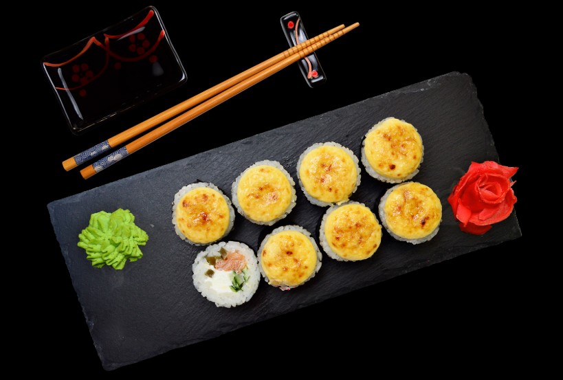 Запеченный ролл Спайси хот