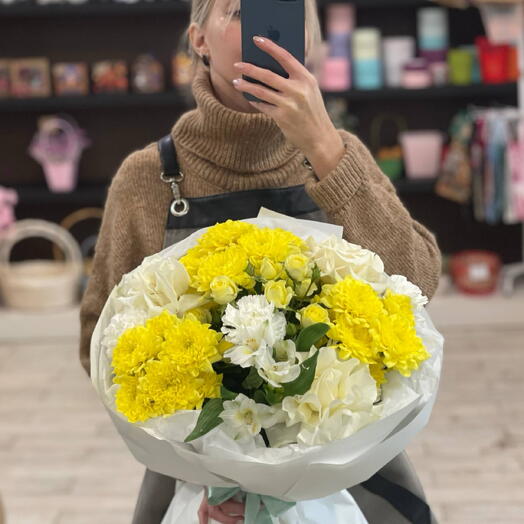 Яркий букет для неё