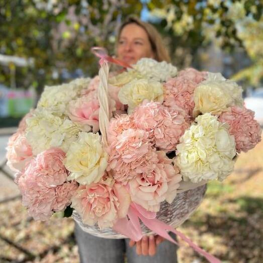 Гортензии французские розы корзина