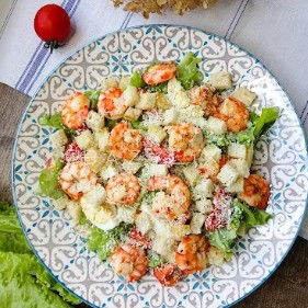 Цезарь с креветками (авторский)