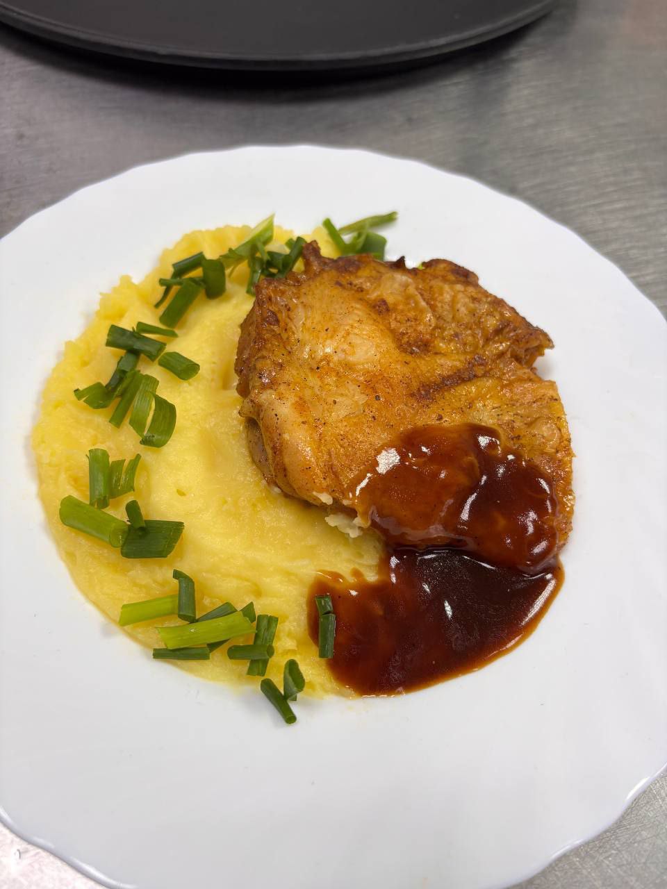 Пюре с запеченным цыпленком