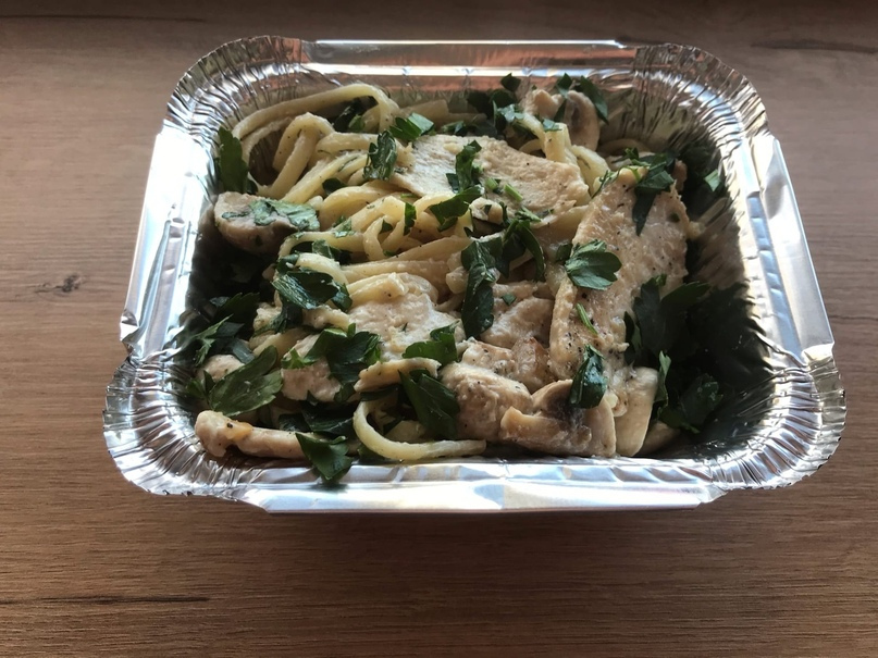 Паста с цыплёнком и грибами