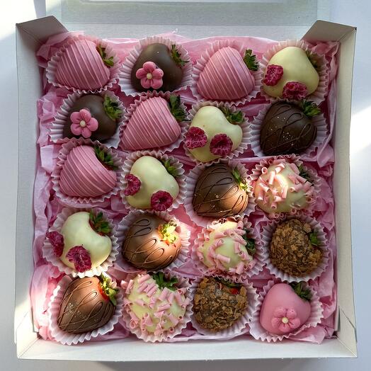 Клубника в шоколаде (20 ягод)