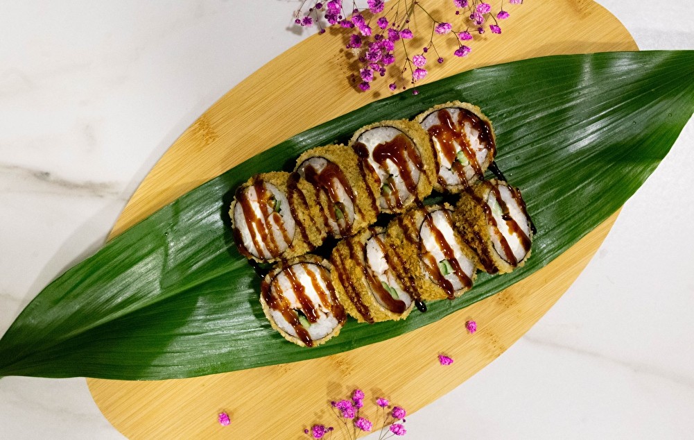 Жареный с курицей и креветкой