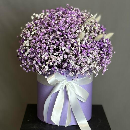 Шляпная коробка с гипсофилой и лагурусом