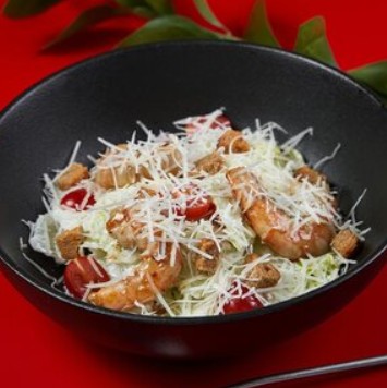 Салат Цезарь с креветками