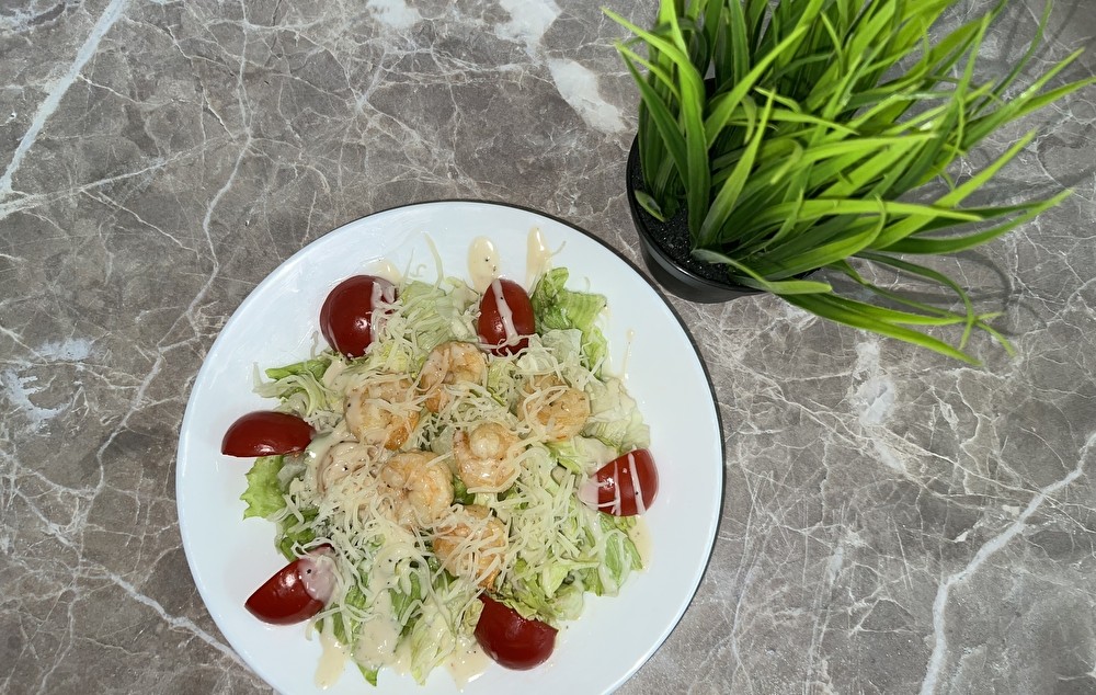 Салат «Цезарь» с креветками