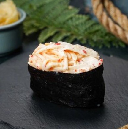 Гункан с крабом