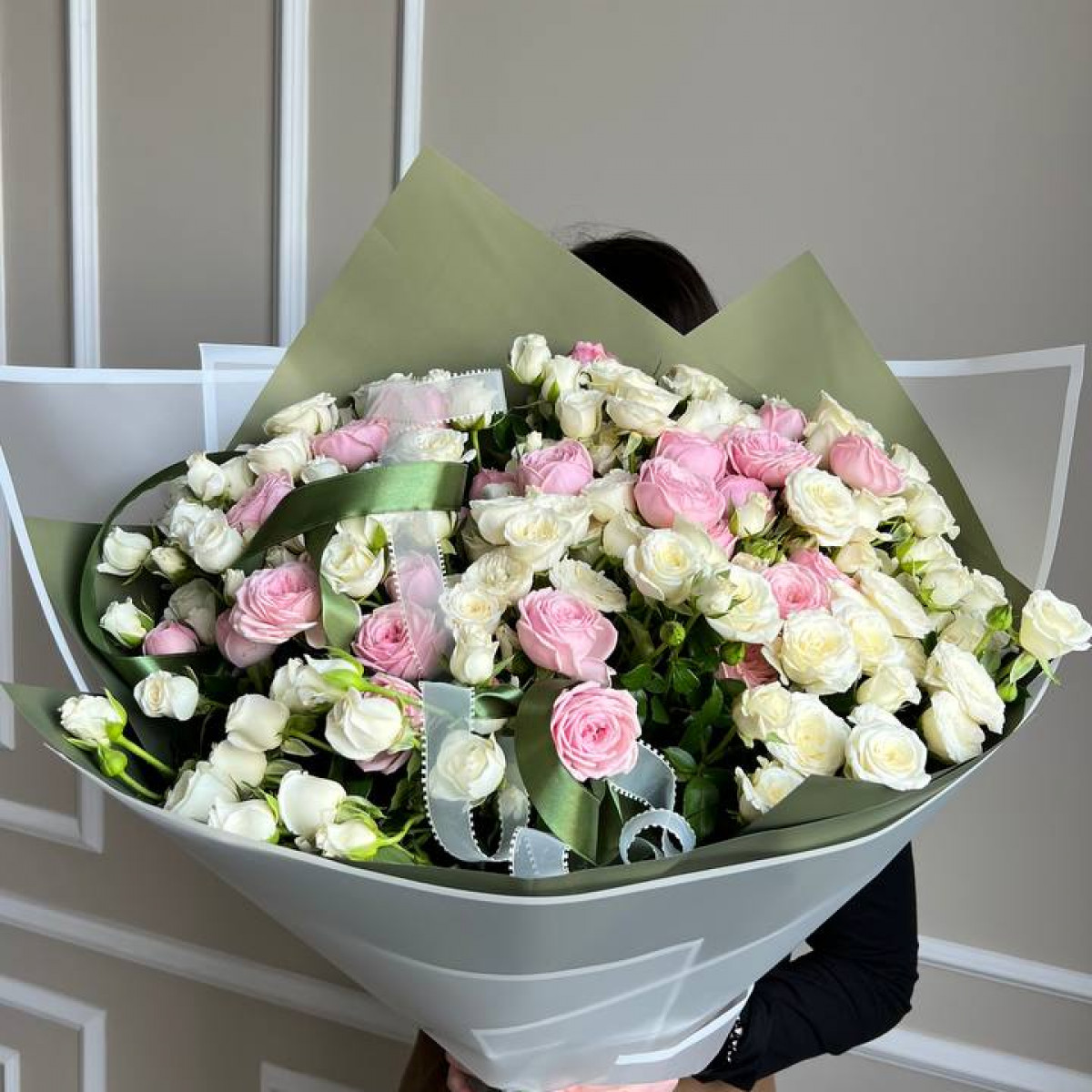 Моно букет из кустовых роз 76 (предзаказ)