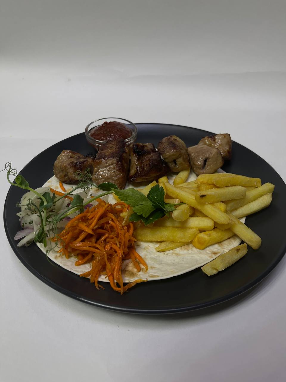 Из свинины с картофелем по-деревенски