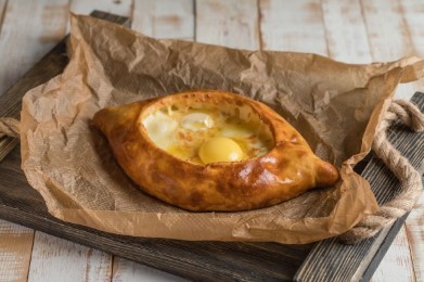 Хачапури по-аджарски