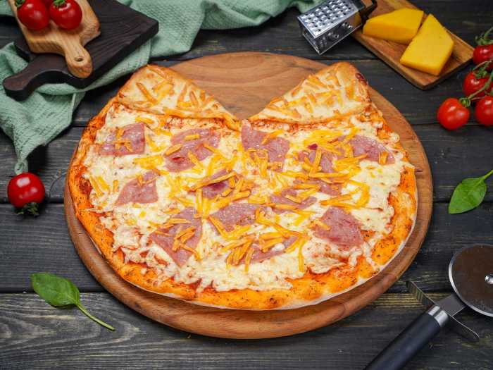 Пицца "Котики с ветчиной"