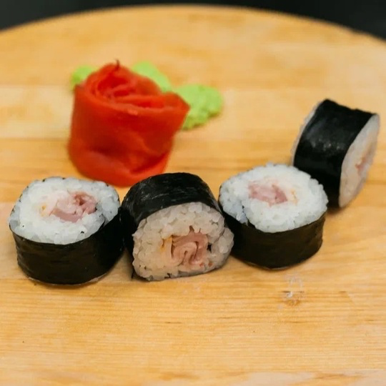 Маки бекон 4 шт