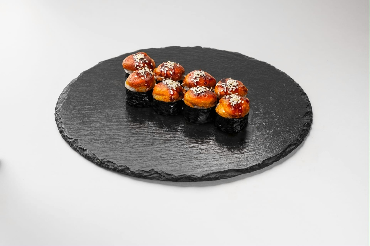 Запеченный ролл с мидиями