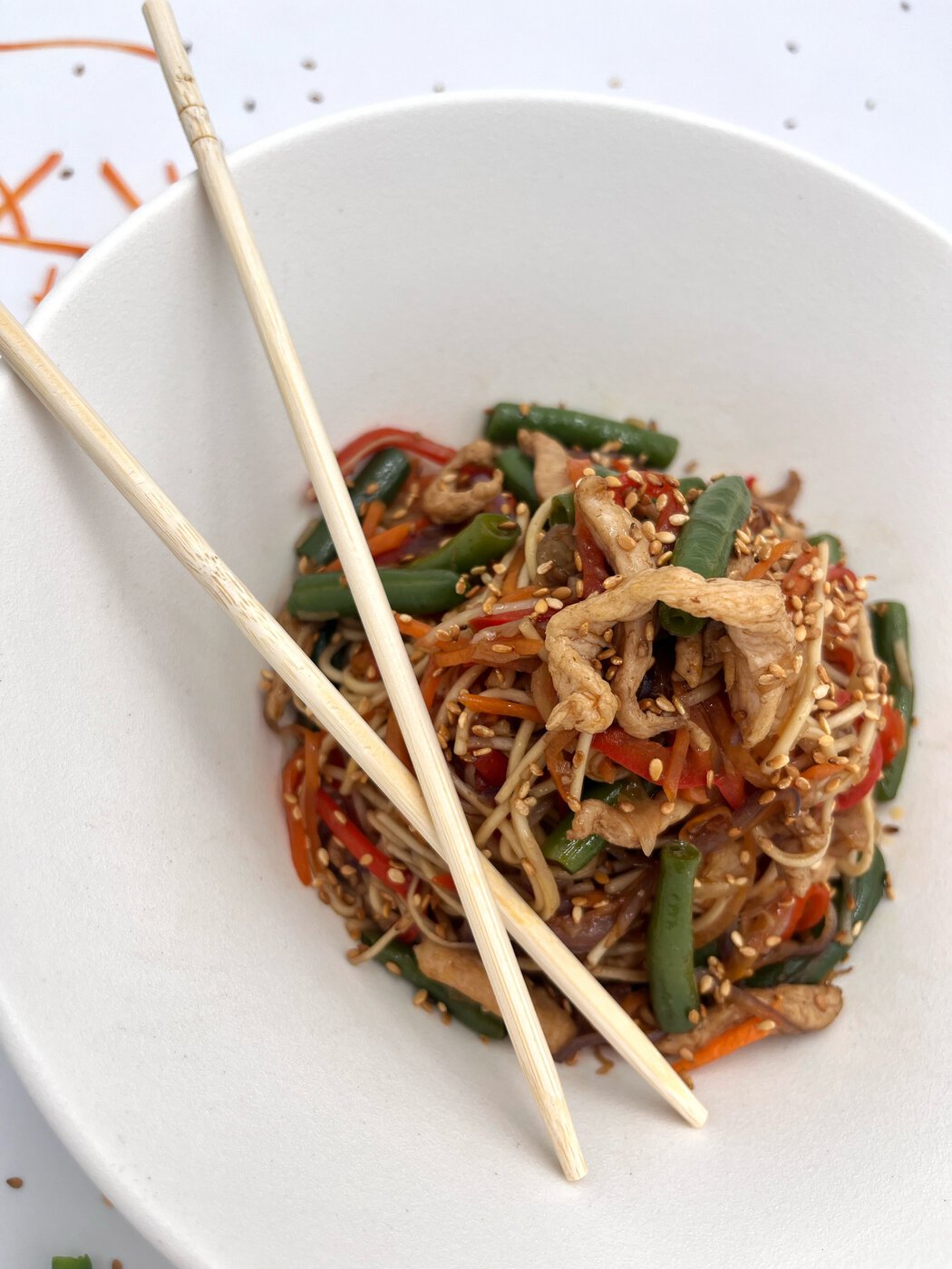 WOK Яичный с индейкой в имбирно-чесночн