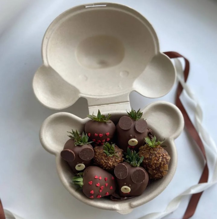 Набор клубники в молочном шоколаде Мой милый мишка