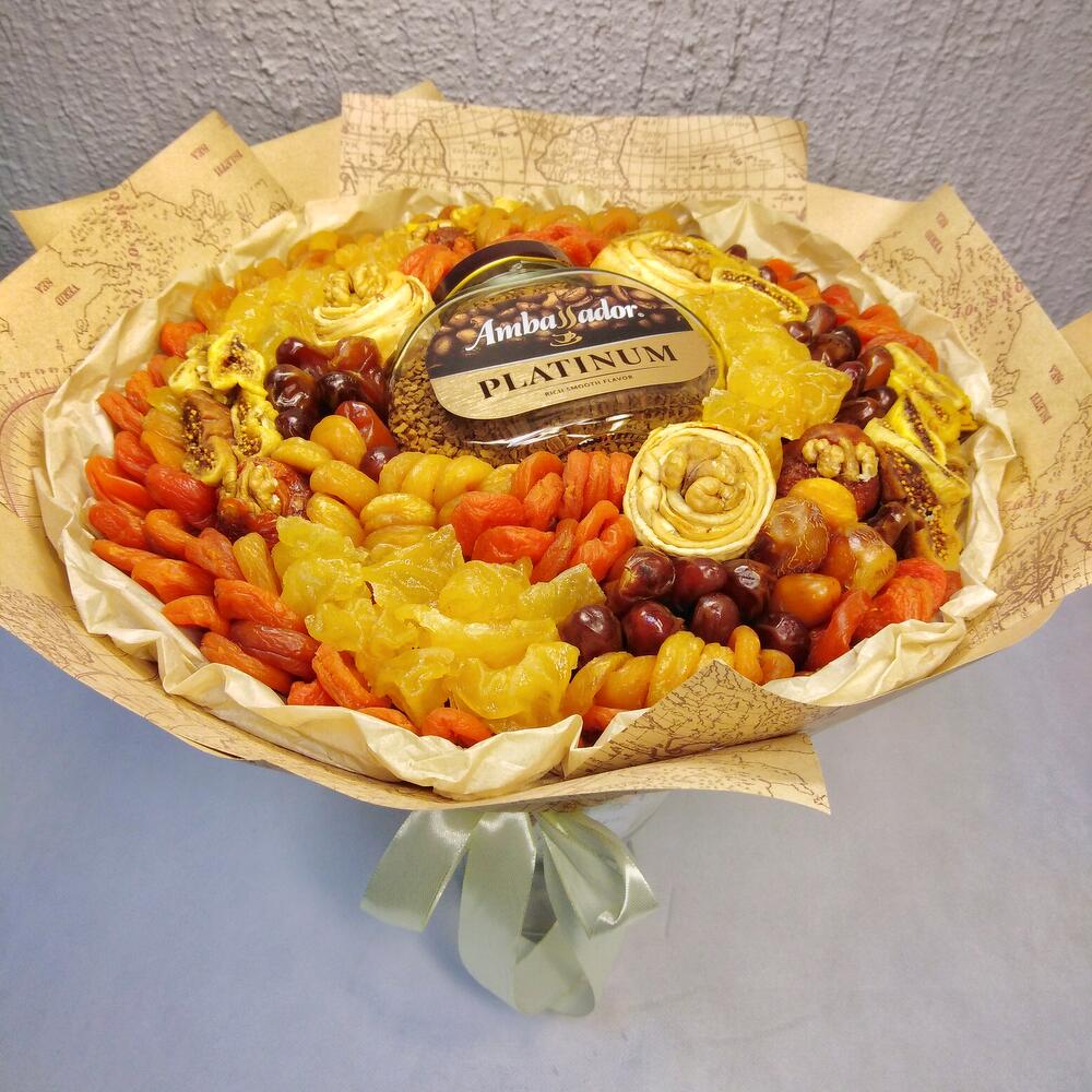 Букет из сухофруктов с баночкой кофе