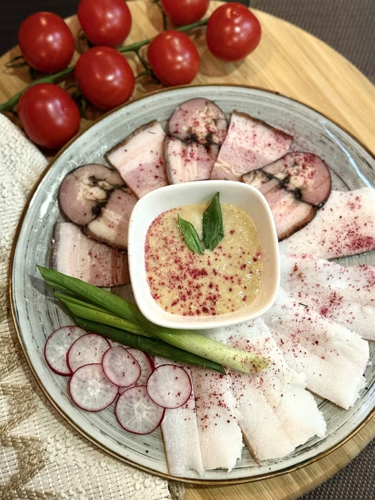 Тарелка с салом