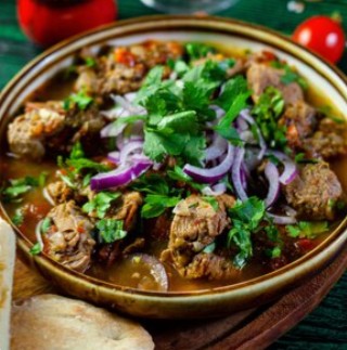 Чашушули с телятиной, томленное в овощах