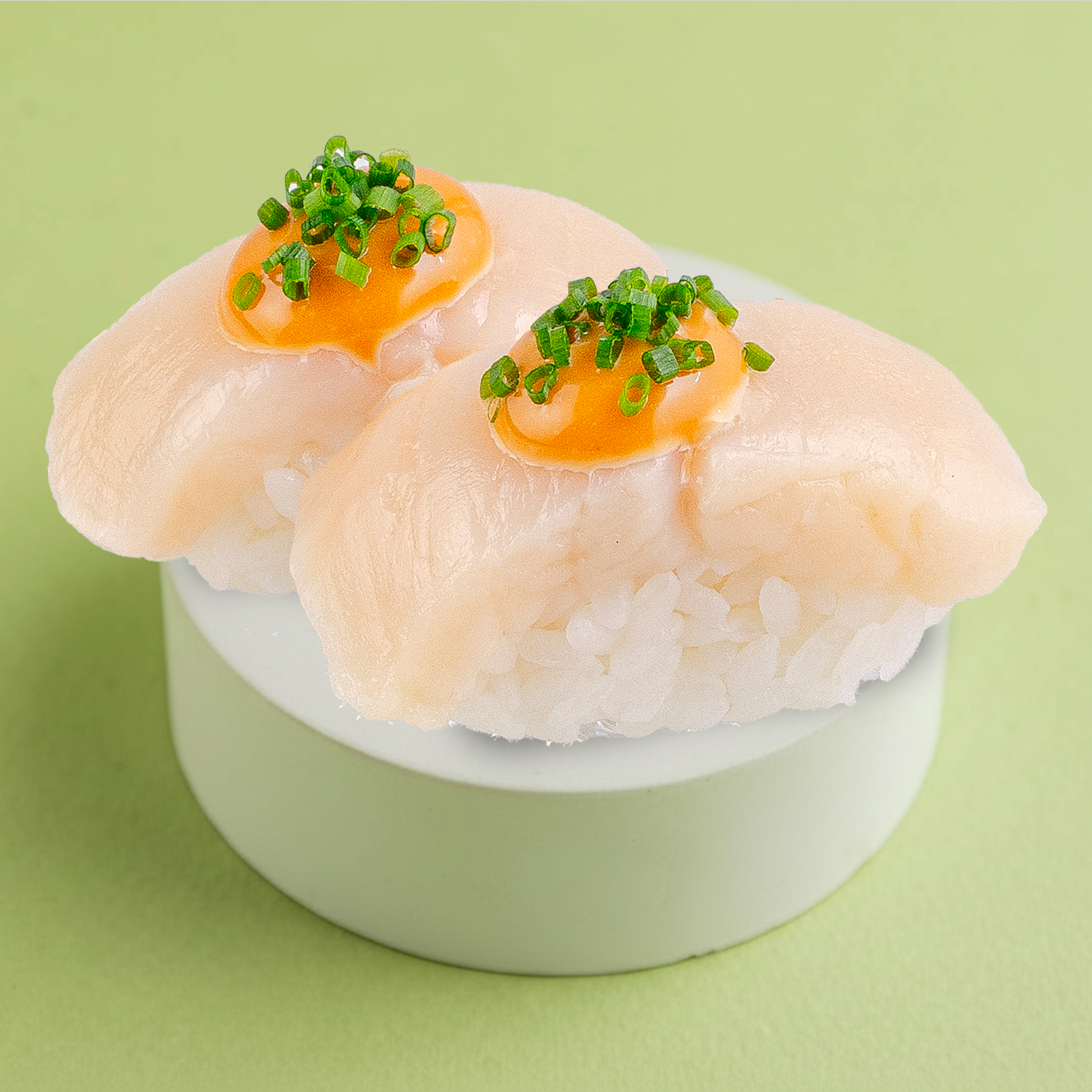 Суши с гребешком и трюфельно-карамельным соусом