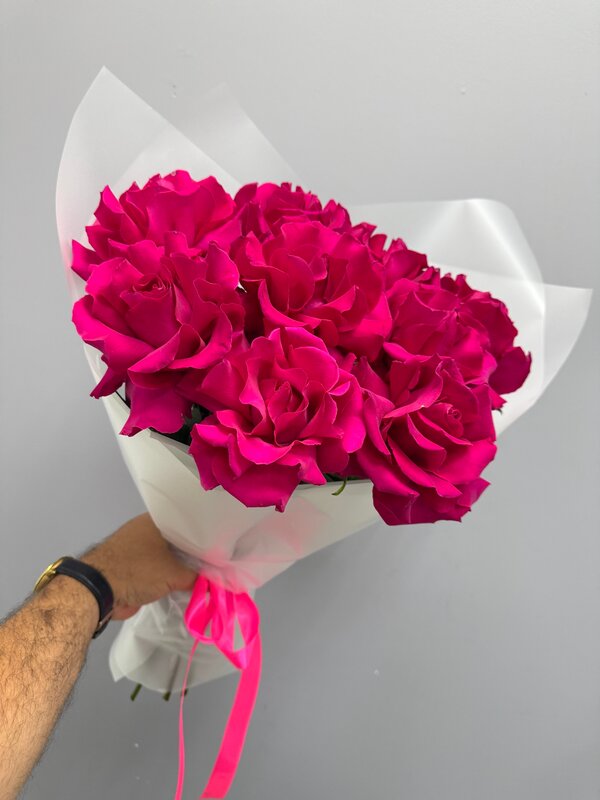 Букет из 9 французских розовых роз в упаковке