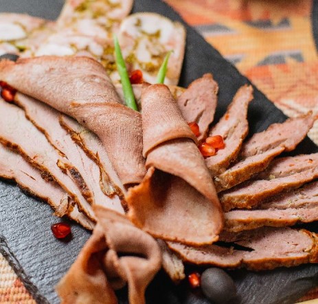 Ассорти из мясных закусок